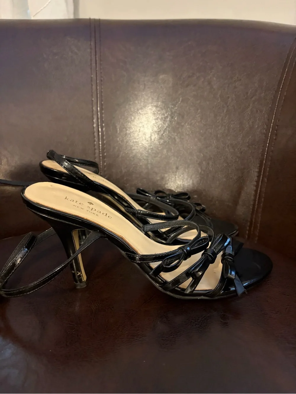 kate spade Black Patent Strappy Bow Heels shoes women’s size 8